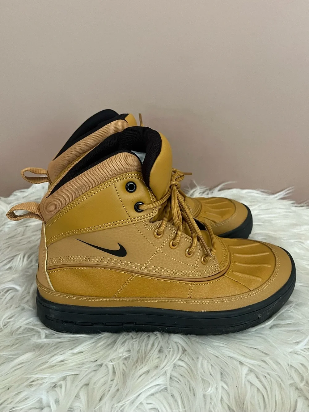 {Nike} Woodside 2 High ACG Boots in Wheat / Black - Youth 5